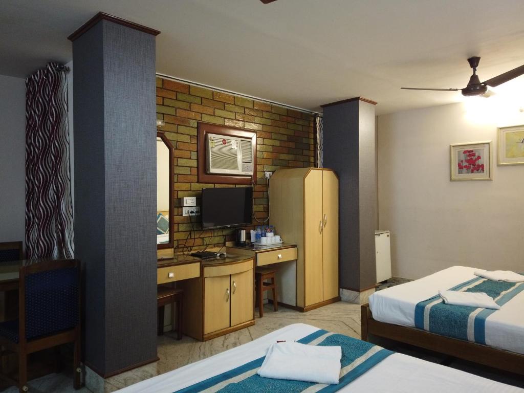 Hotel Vinayak,Hill Cart Road,3 star