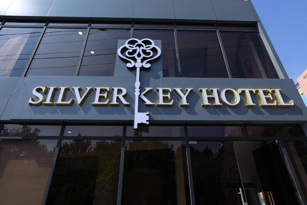 Silverkey Hotel Yelahanka