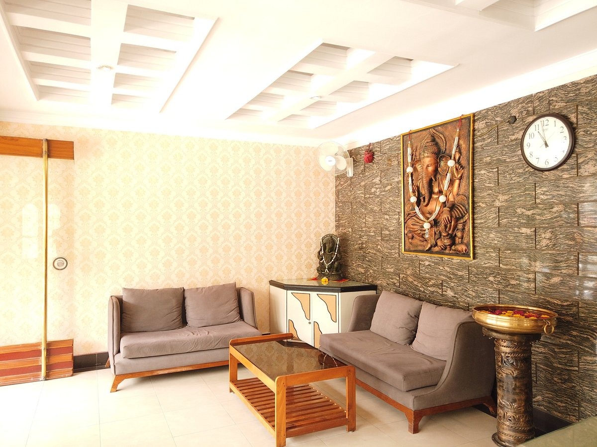 Hotel Vinayak,Hill Cart Road,3 star