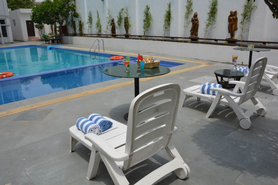 vibe by the lalit traveller