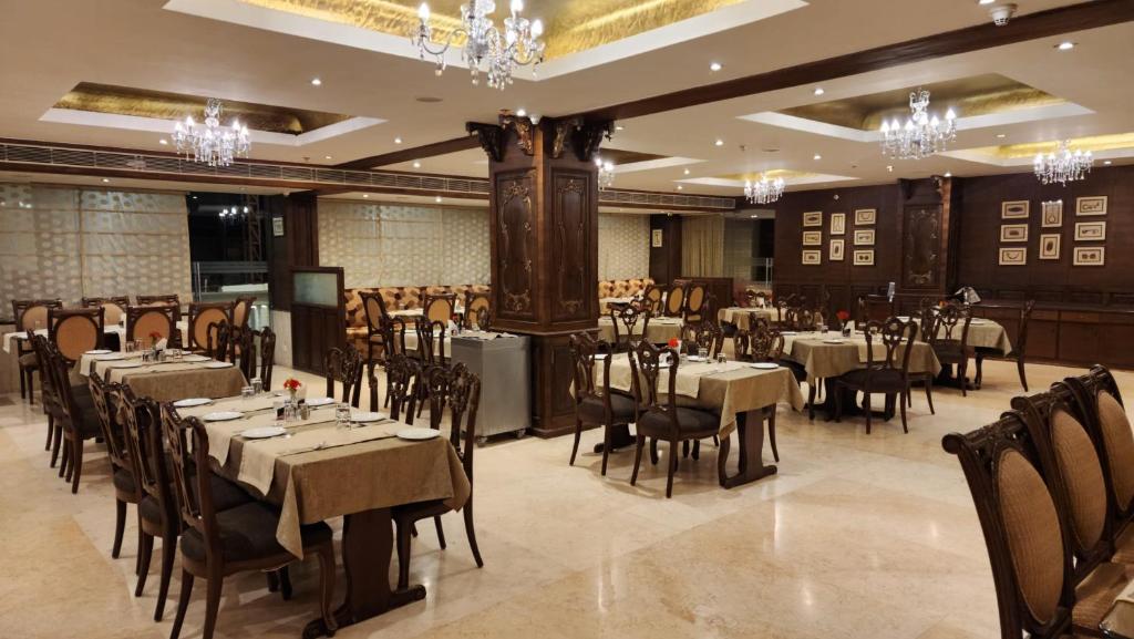 The Royal Ark, Dharampur,4 star