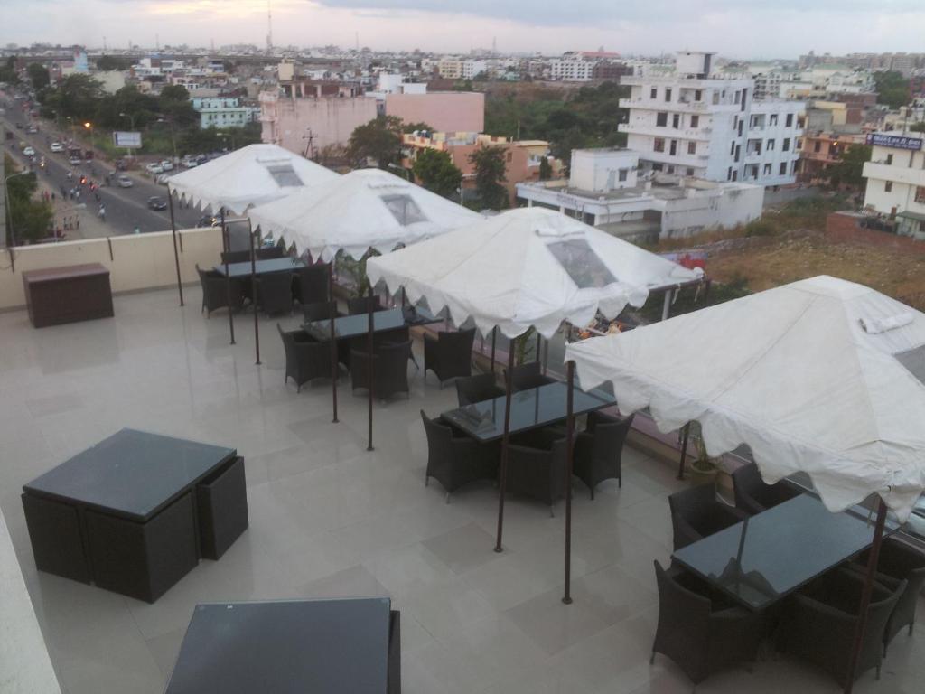 Hotel Savi Regency,Rajasthan>>Jaipur,2 star