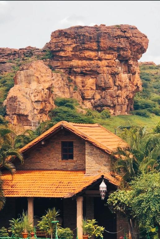 Badami Heritage Resort,Bagalkot>>Badami,3 star