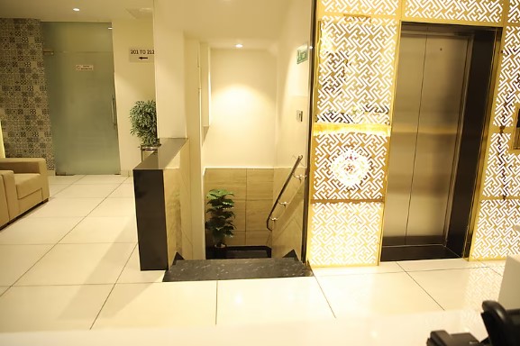 Rajathadri Royal Inn,Uttarahalli,3 star