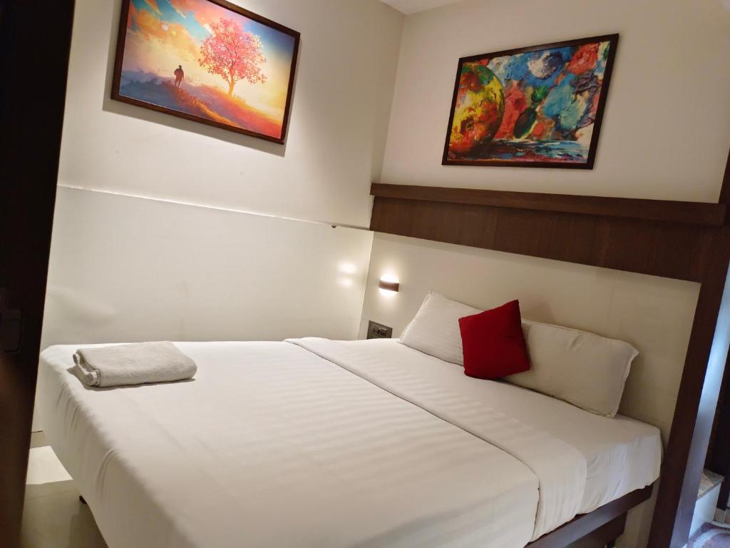 Hotel Express Inn,,3 star