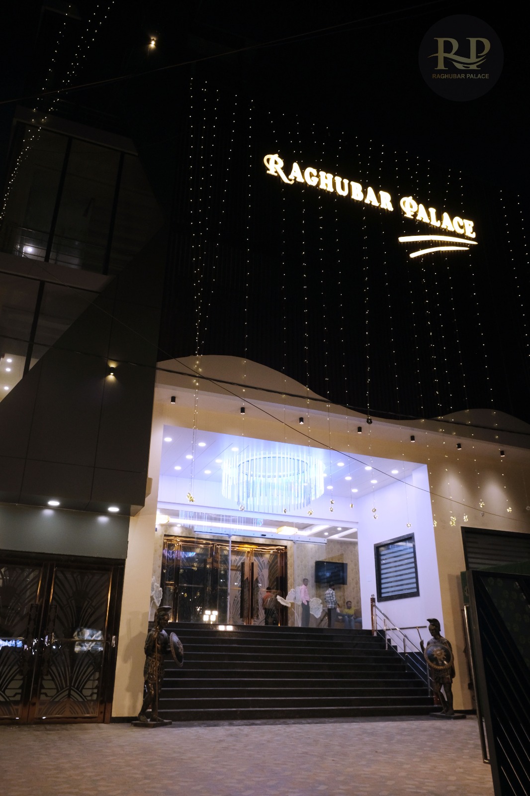 Raghubar Palace,Vikas Nagar,2 star
