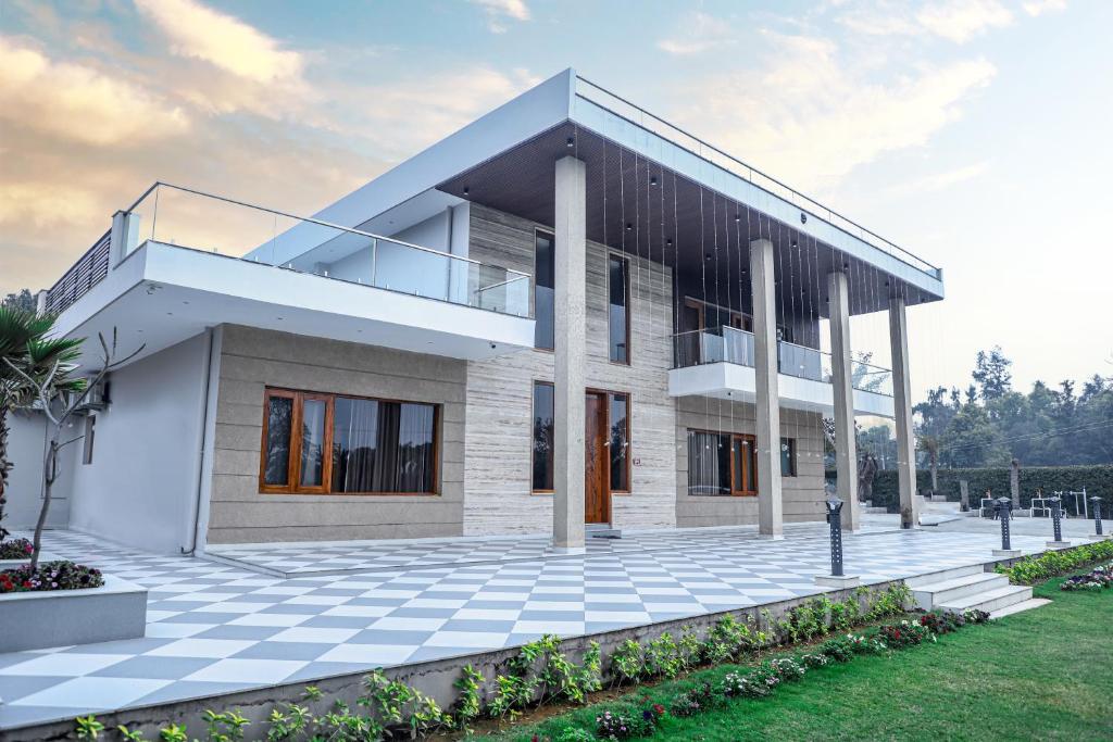 Fillow Casa,Palam Vihar,2 star
