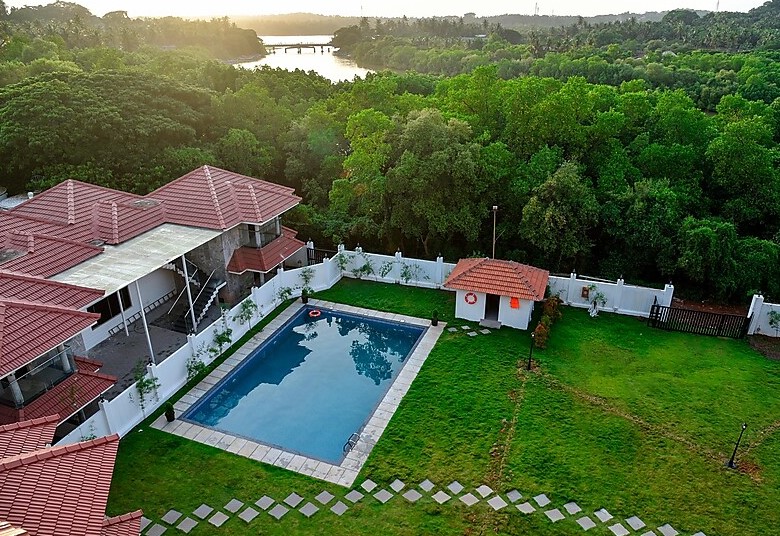 The Pearl View Hotel,,3 star