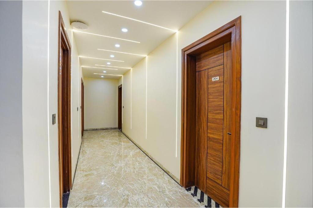 The Grand Mansion Hotel,Sector 1,3 star