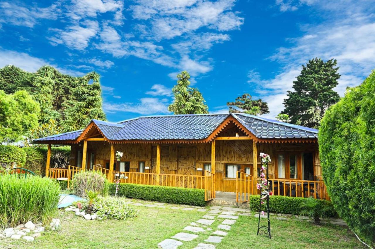 Foxoso Misty Oaks Resort Near Kainchi Dham 8 Kms,9Gph+4H4, Shyamket Rd, Shyamkhet, Bhowali, Lvesaal, Uttarakhand 263132,4 star