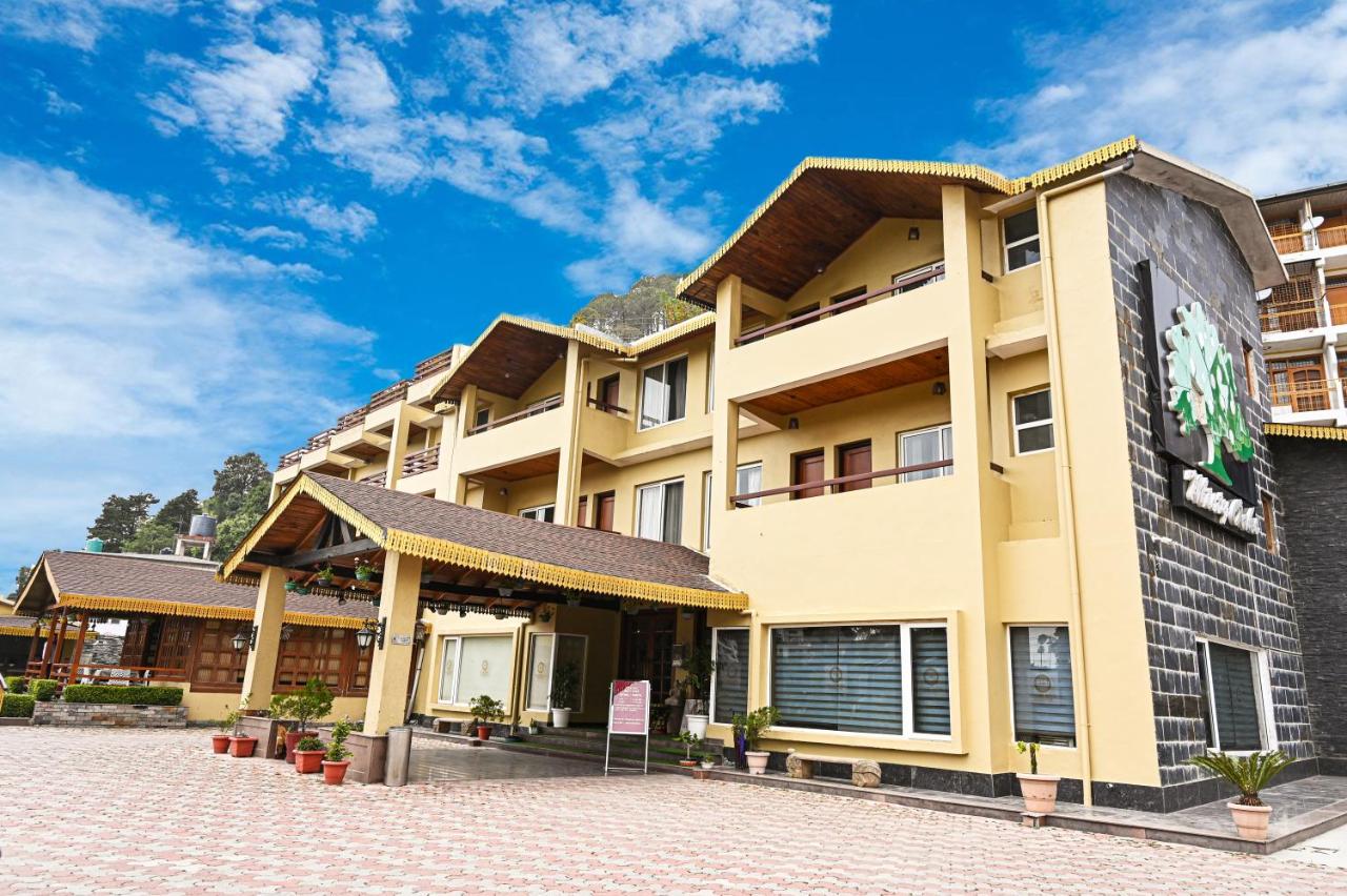 Foxoso Misty Oaks Resort Near Kainchi Dham 8 Kms,9Gph+4H4, Shyamket Rd, Shyamkhet, Bhowali, Lvesaal, Uttarakhand 263132,4 star