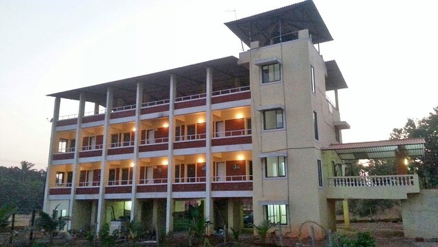 Hotel Sea Lord, 30 M From Karde Beach>>Karde Beach, Dapoli ,3 star