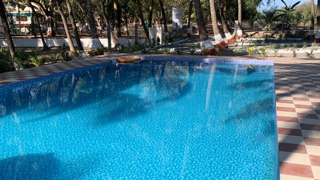 Dwarkesh Farm And Resort,,2 star