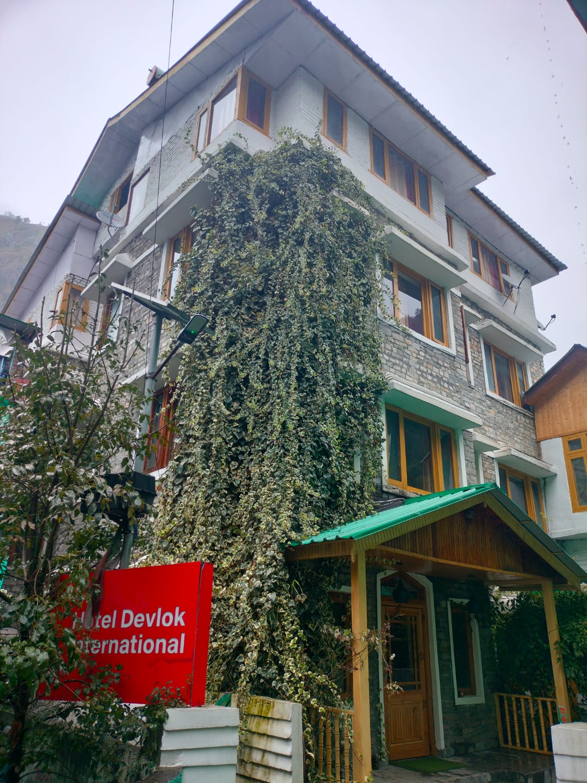 Hotel Devlok International,Kasol Rd,3 star