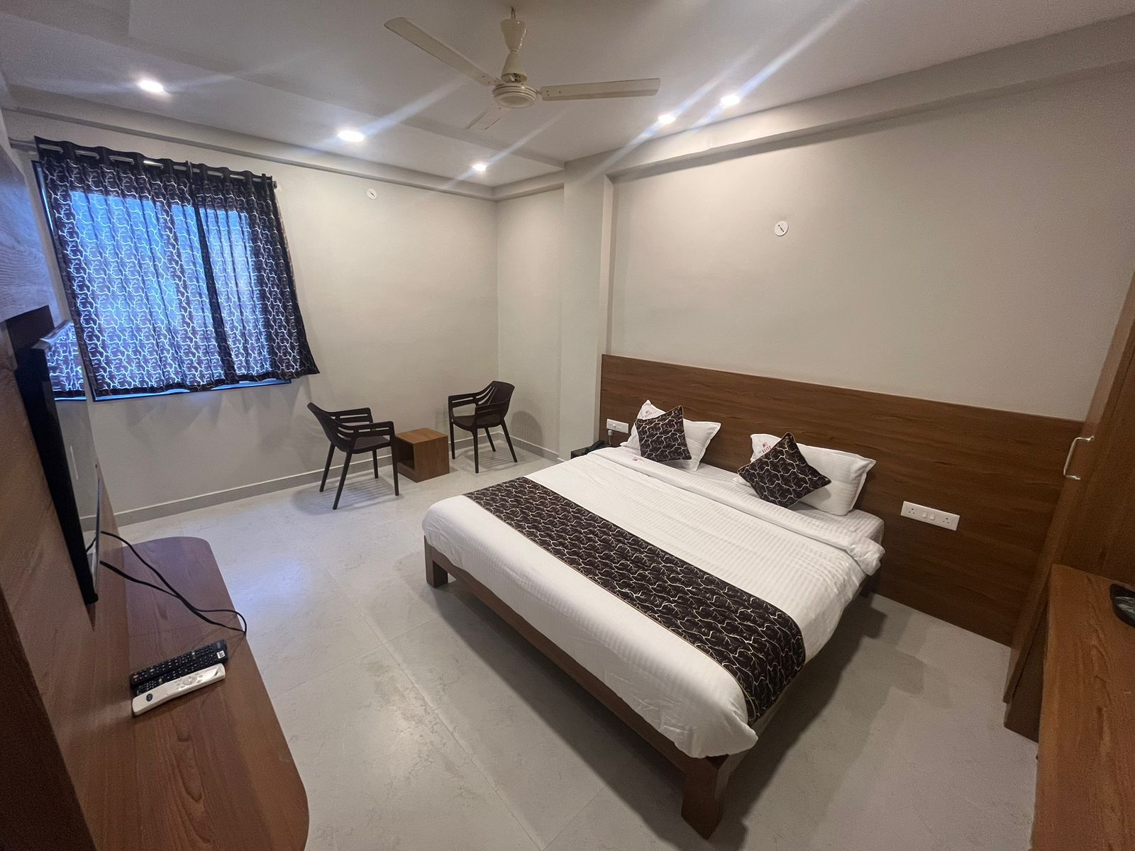 The Elite Stay,,2 star