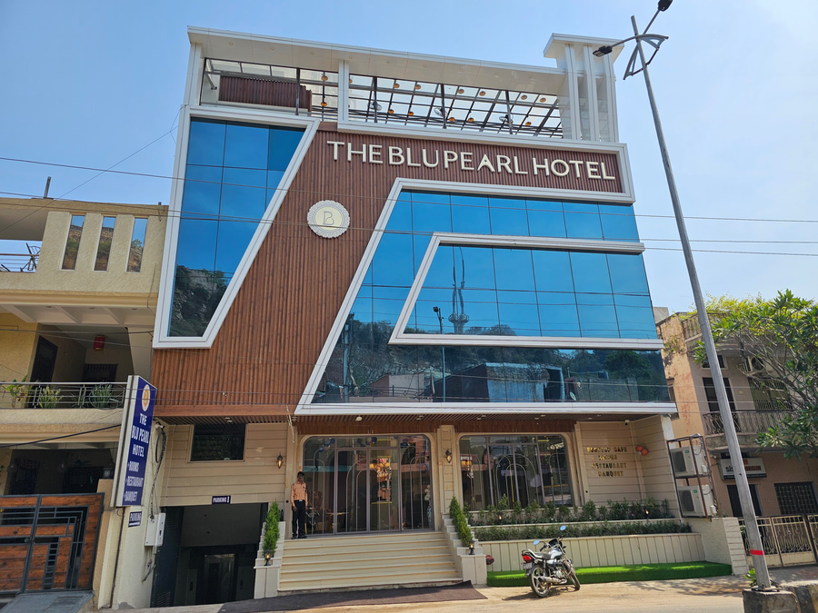 The Blu Pearl,Lashkar,3 star