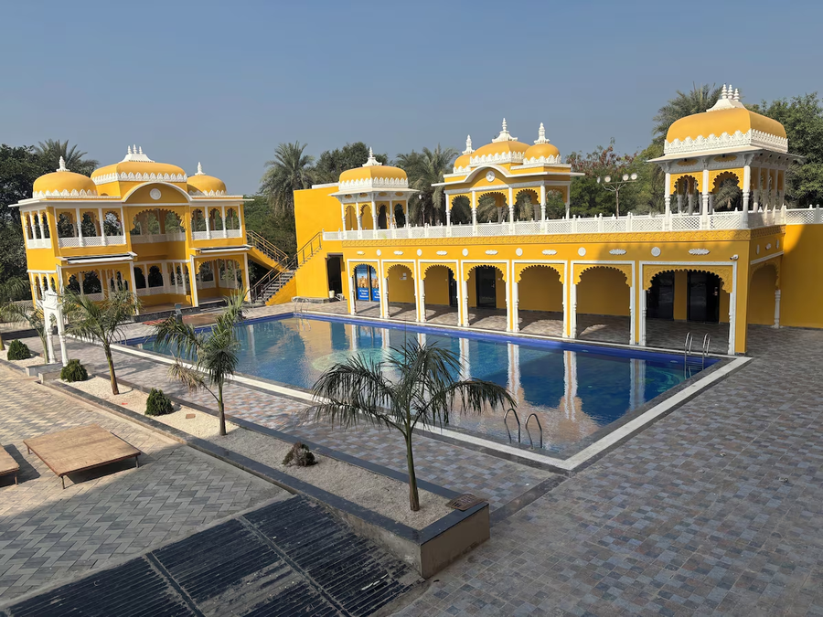 Rajmahal Hotel And Resort,,3 star