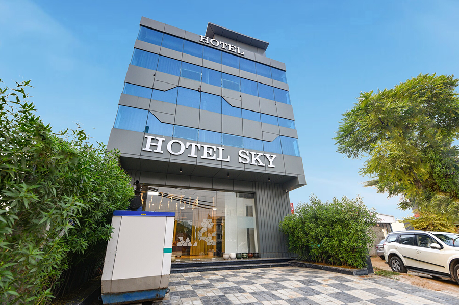 Fabhotel Sky I,,3 star