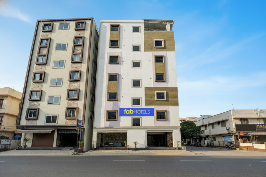 Fabhotel Leon Square,BEGUR,3 star