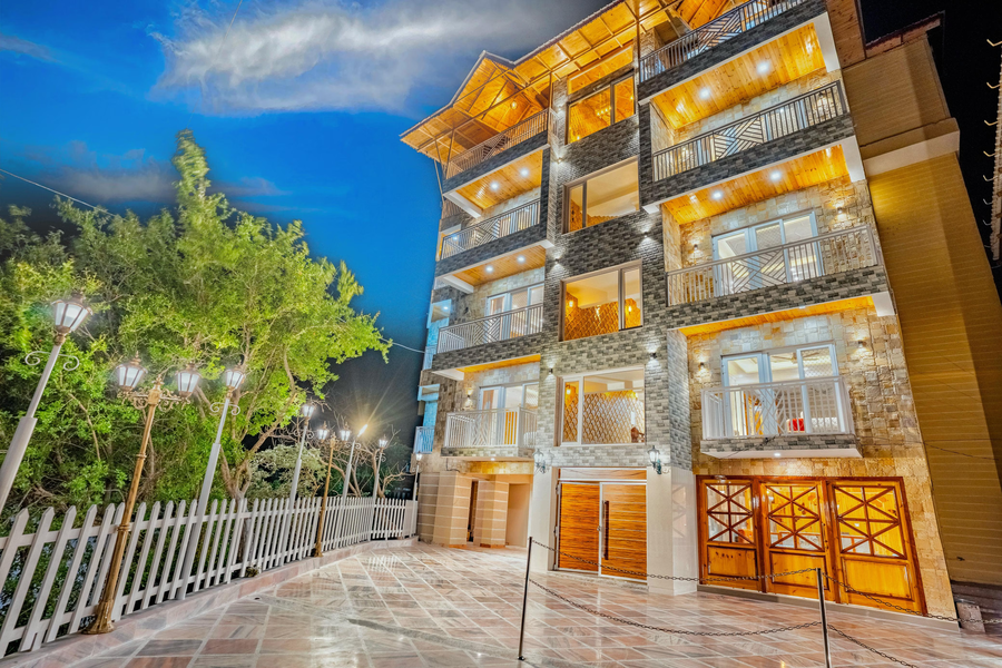 Golden Oak By The Lake Hill,Khurpatal,3 star