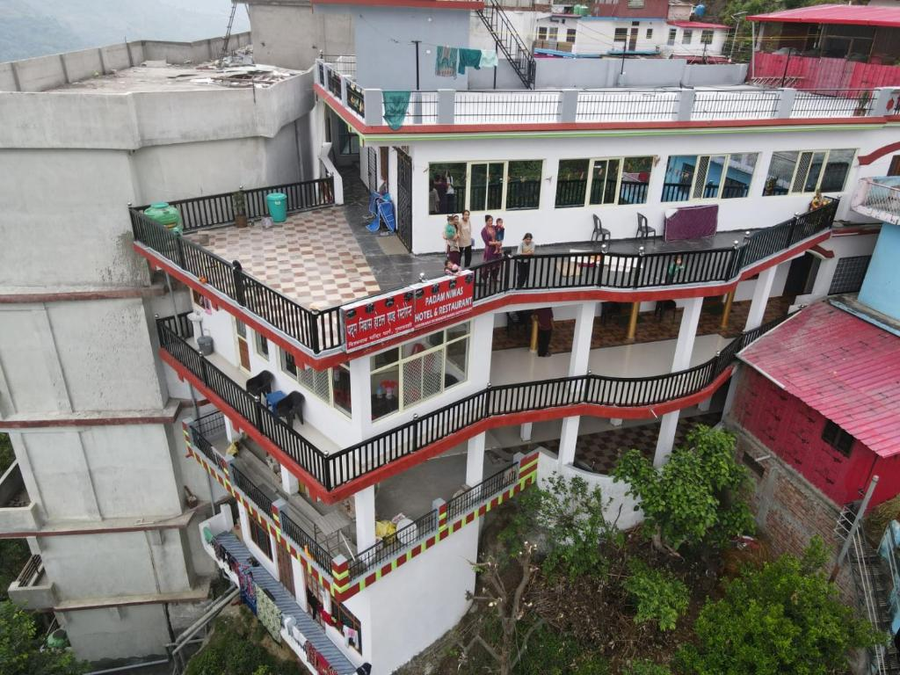 hotel padam niwas