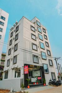 keerthis elite near kempegowda international airport road