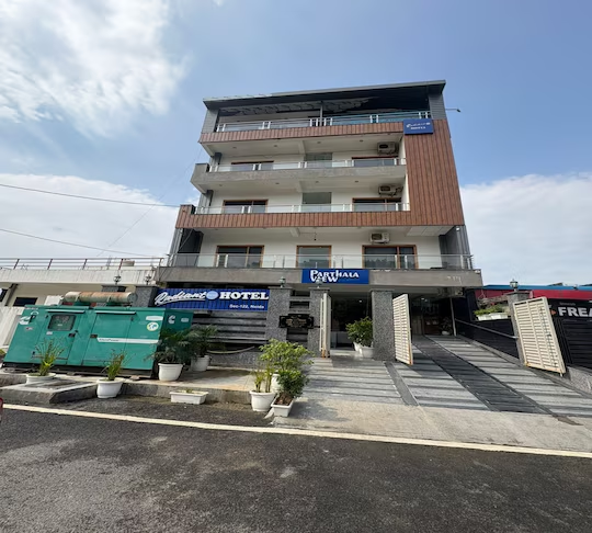 radiant hotel and banquet