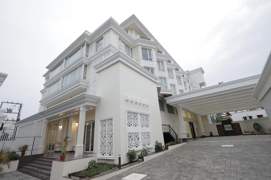 Empires Luxe Puri,Chakra Tirtha Road,5 star