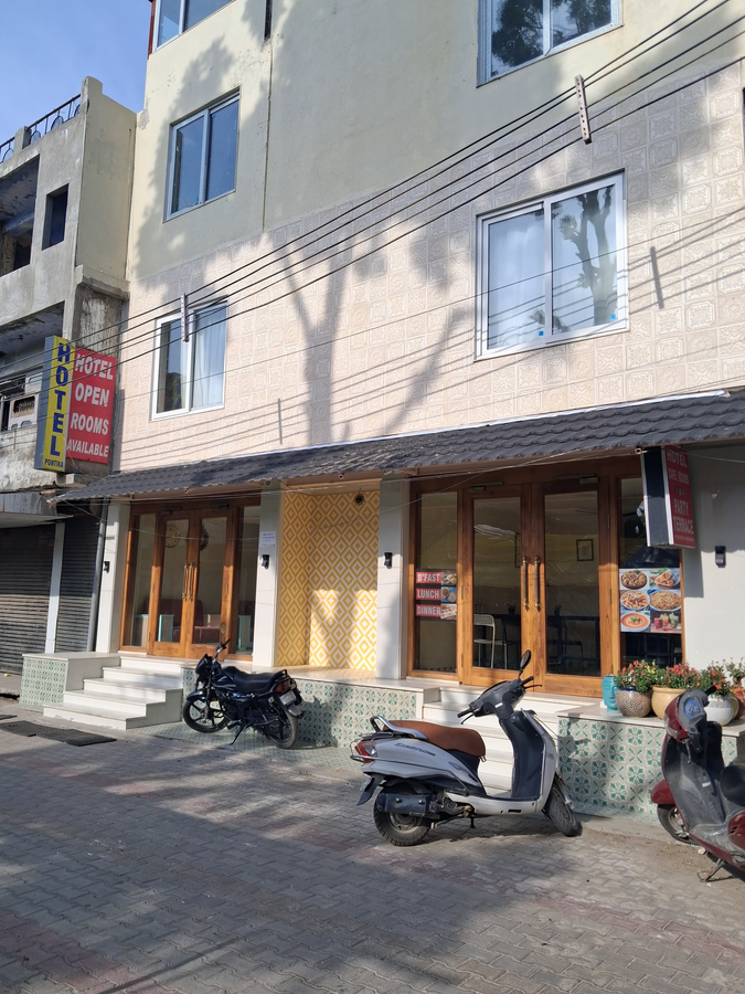 hotel pontika
