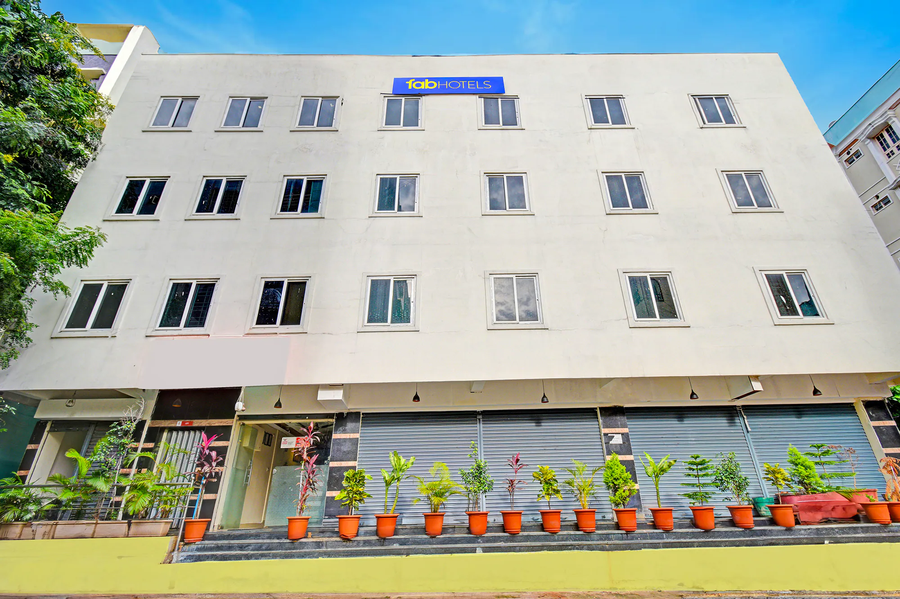 Fabhotel White Ridge,H.No.13-4-118, Durga Nagar, Dilsukhnagar, Dilsukhnagar, Hyderabad 500060,3 star