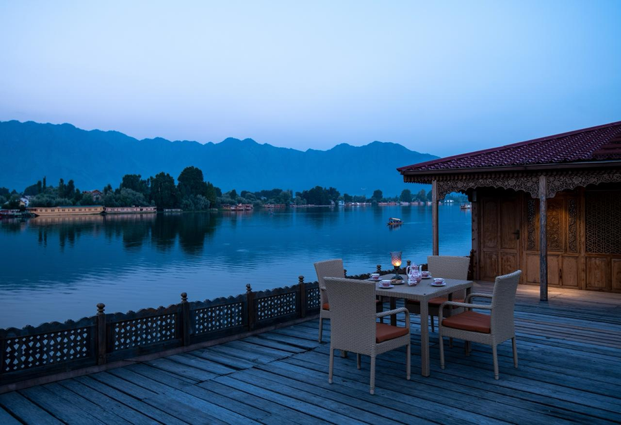 Mascot Houseboats,Nageen Lake,5 star
