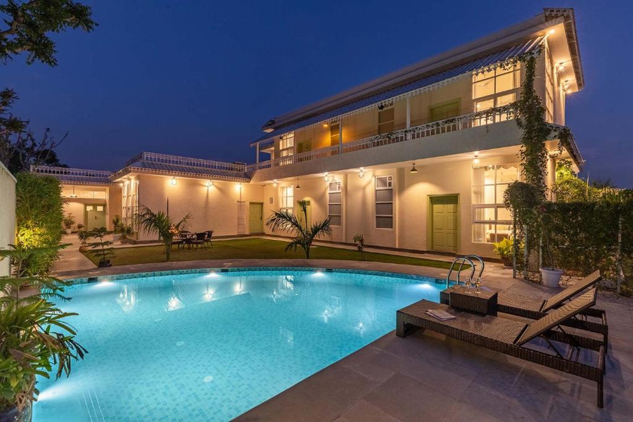 Free Birds Bungalow,Jaipur>>Amer,2 star