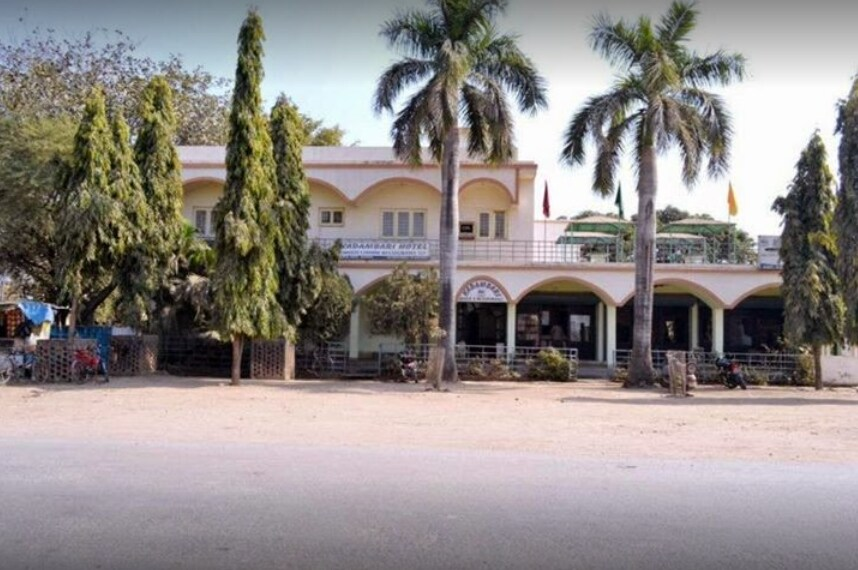 Kadambari Hotel,,3 star