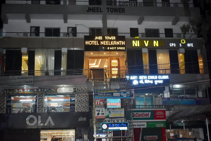 Hotel Neelkanth,,3 star