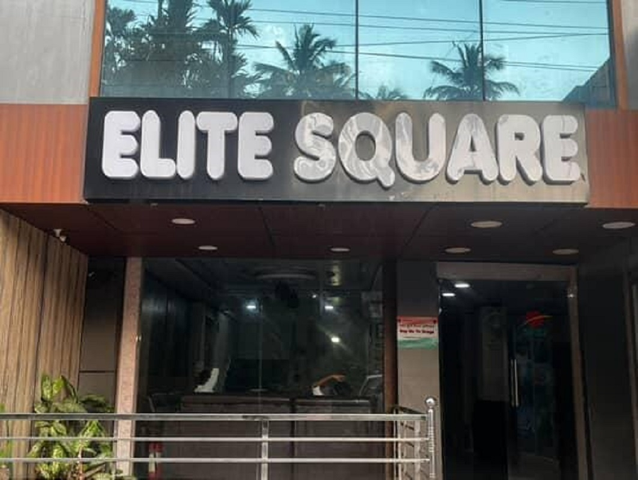 elite square