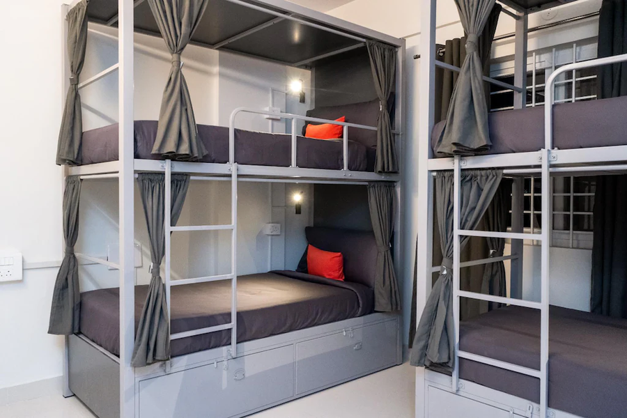 loop hostels baani square gurugram