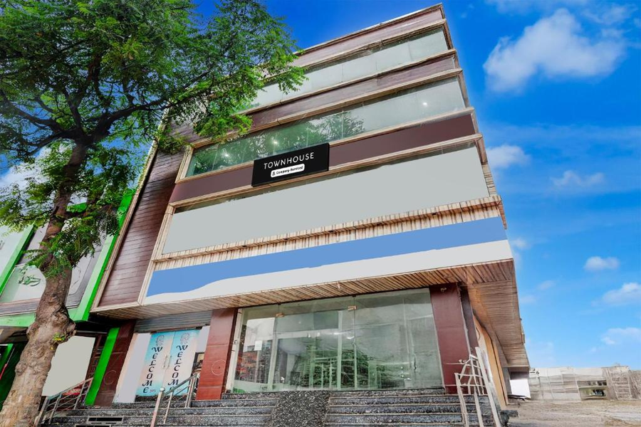 super townhouse sheesh mahal farrukh nagar