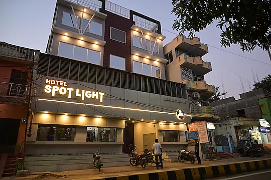 Hotel Spotlight,,3 star