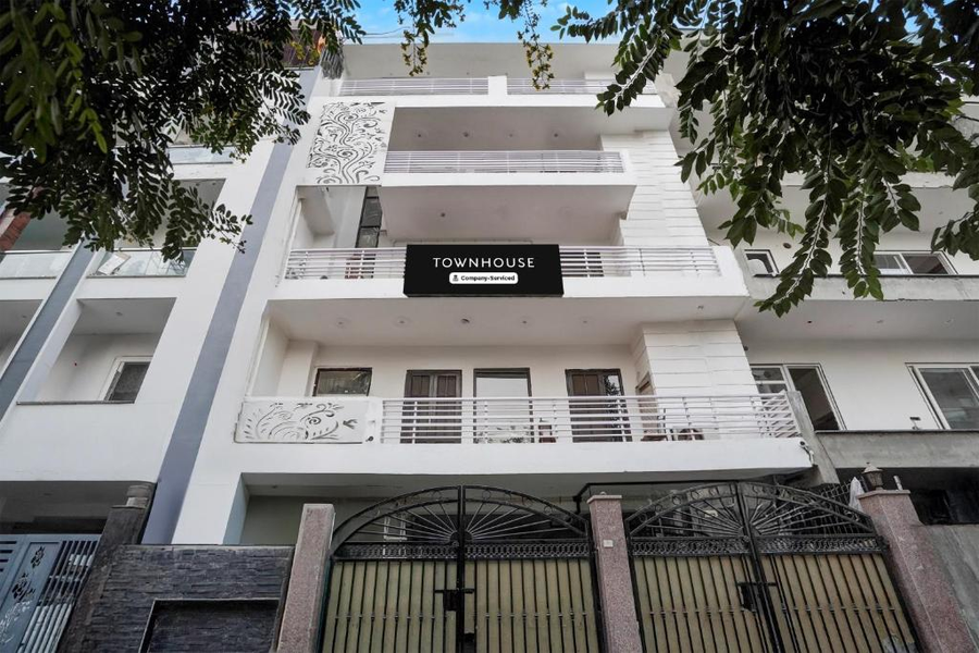 Super Townhouse Sector 46 Huda Market,,4 star
