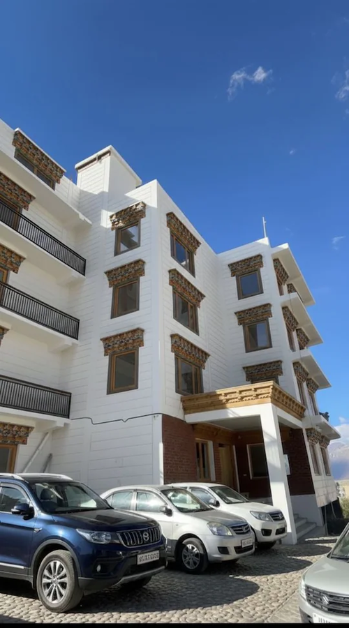 the zurfis hotel