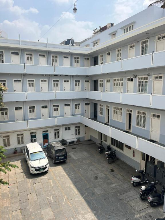 Ganesh Mahal Boarding And Lodging,,3 star