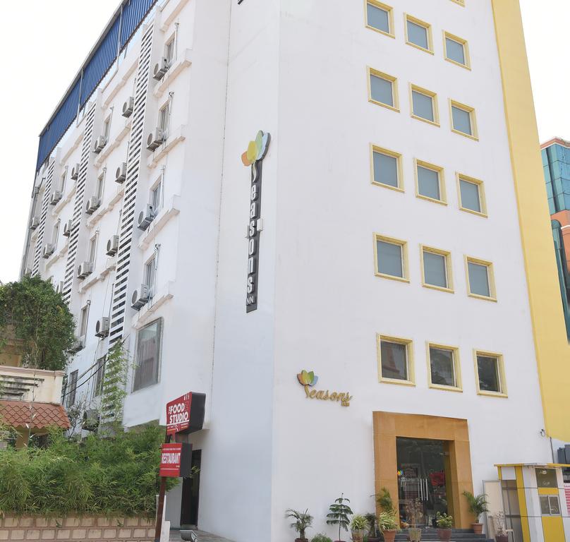 hotel seasons inn