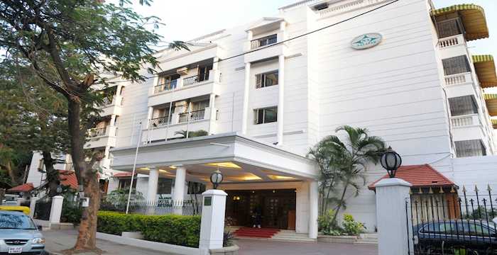 Bangalore International,2A 2B Cresent Road High Grounds Bengaluru,3 star