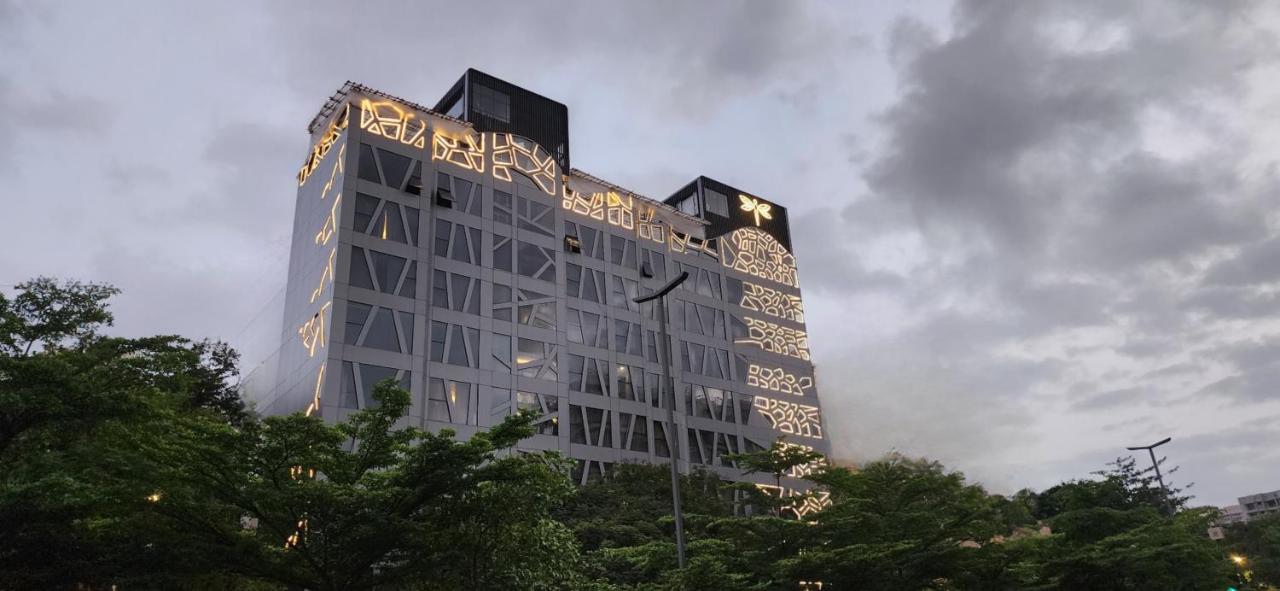 Dragonfly Hotel - The Art Hotel,Andheri,4 star