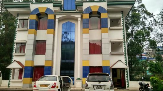 Karthika Residency,Eramalloor>>Chempu,3 star