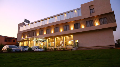 hotel triveni admapur