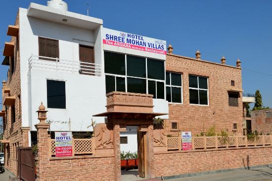 Shree Mohan Villas,Umaid Chowk,3 star