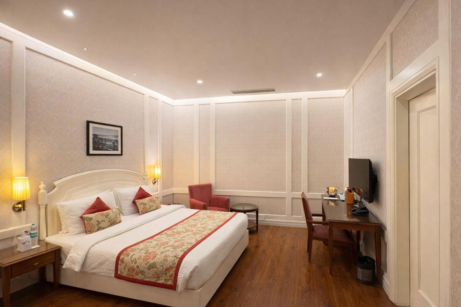 Hotel Bright,Connaught Place,3 star