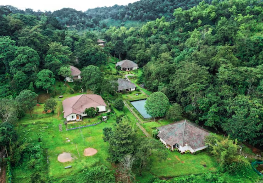 Abad Brookside,Vythiri,4 star