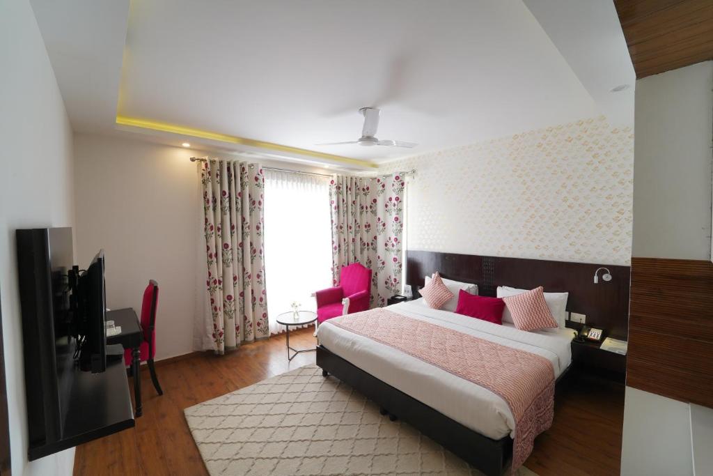 room-image